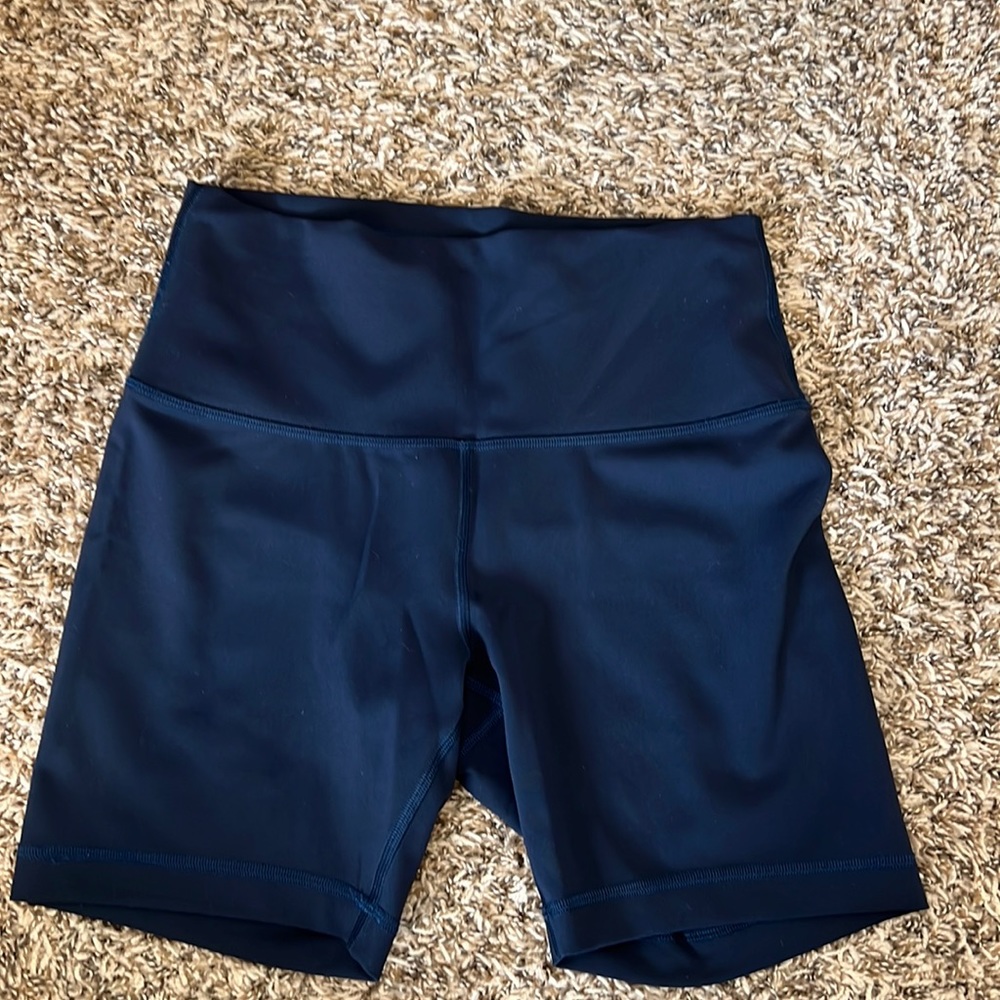 Used Lululemon Wunder Train High-Rise Short 6" size 8